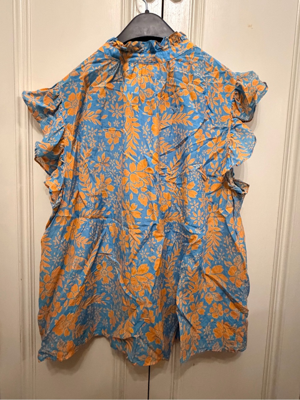 XiRENA Blue Floral Top with Orange Print and Ruffle Sleeves - Picture 4 of 4